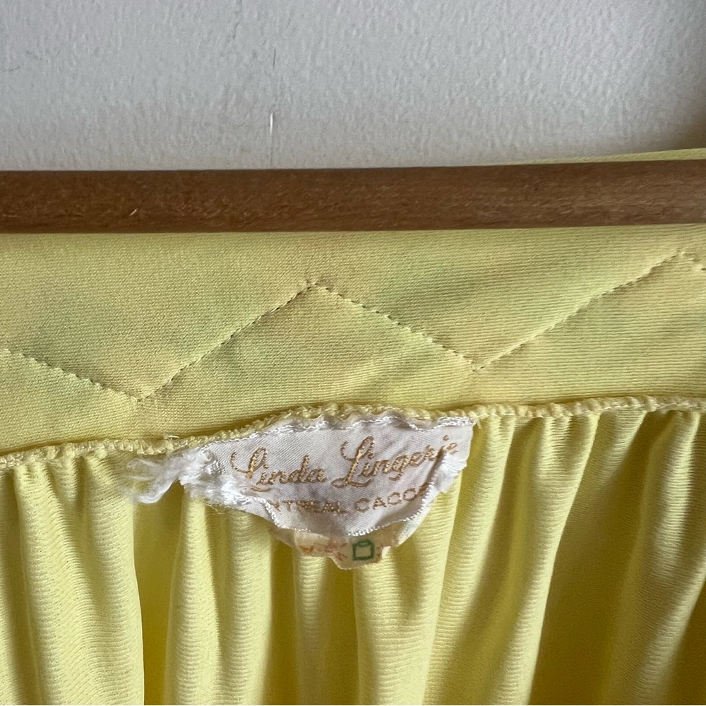 Vintage Linda Montréal Nylon Nightgown Yellow Flowers Embroidery One Size - Picture 2 of 15